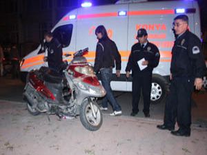 Motosikletli sürücü kaldırıma çarptı