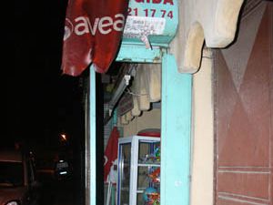 Polis mezarlıkta hırsız aradı