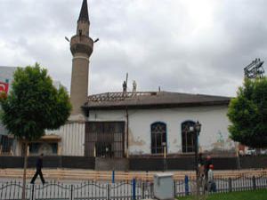 Tolluoğlu Camii restore ediliyor