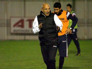 Konyasporluyum diyen herkesi maça bekliyoruz
