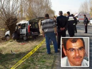 Polis memurları kaza yaptı