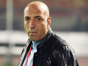 Ziya Hoca gözünü karattı