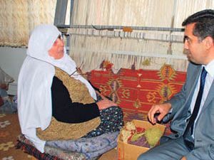 Attığı her ilmik Kâbeye yaklaştırdı