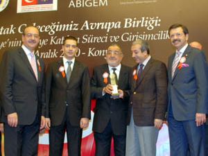 Zade ilk 500’de yükselişini sürdürüyor