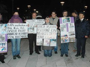 Evsizler için bir geceyi sokakta geçirdiler