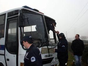 11 polis memuru yaralandı