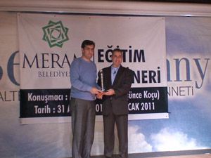 Meramdan Belediyecilikte sıra dışı düşünce semineri