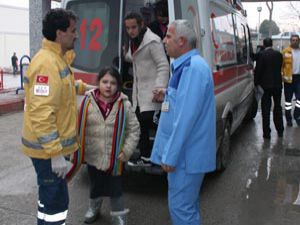 Otobüsle öğrenci servisi çarpıştı!