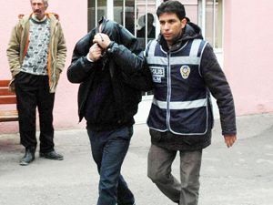 Esrar kuryeleri yakalandı