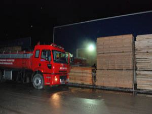 Konyada kereste fabrikasında yangın