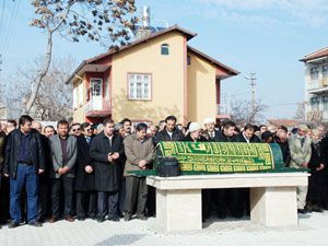 Sabit Özturhan yaşamını yitirdi