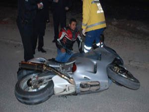 Cipin çarptığı motosiklet sürücüsü yaralandı