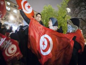 Tunus halkı cezaevleri boşalttı