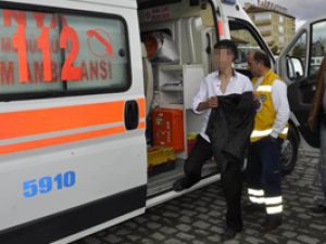 Konyada bıçaklı yan bakma kavgası: 4 yaralı