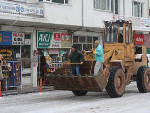 Beyşehirde kar 15 santime ulaştı