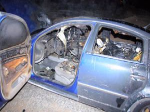 Park halindeki otomobilde yangın