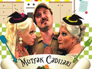 Mutfak Cadıları oyunu Konyada sahnede
