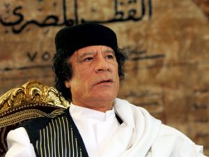 Kaddafi kaçmak yerine intihar eder