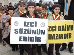 İzcilerden sevgi yürüyüşü