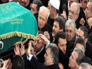 Son yolculuğuna uğurlandı