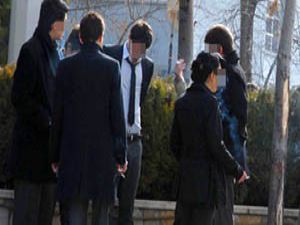 Öğrenciler, teneffüsleri sigara molasına çevirdi