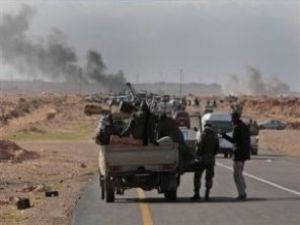 Kaddafi masum halkı bombalıyor