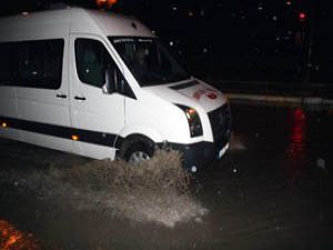 Konyalı yağmura fena yakalandı