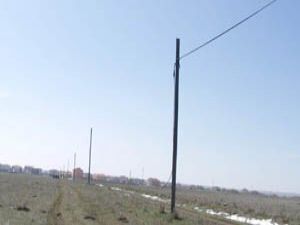 Telefon direğinden 450 metre kablo çaldılar