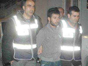 Karısını uykuda eliyle boğarak öldürdü