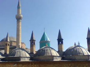 Mevlana Müzesine ziyaretçi akını