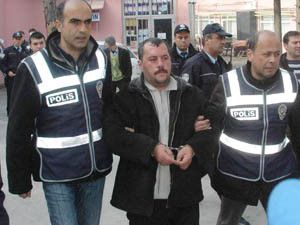 Elime vurunca kurşun sekti