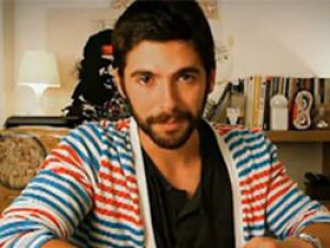 Evde kalmış kızları heyecanlandıran reklam filmi