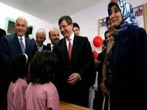 Davutoğlu okul açılışına katıldı