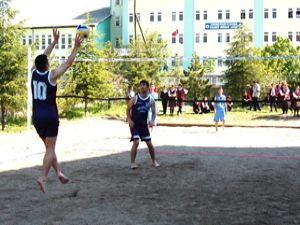 Plajı olmayan ilçede plaj voleybolu turnuvası