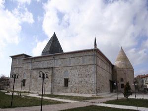 Eşrefoğlu Cami hakkında genel bilgi