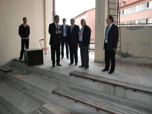 Karma İ.Ö.Okulunun spor salonu yenileniyor