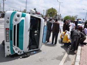 Konyada trafik kazası: 13 yaralı
