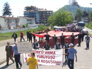 Emirgazi ve Halkapınarda gençlik yürüyüşü