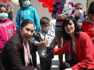 Hastane Okulu öğrencileri sergi açıp, balon uçurdu
