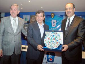 Davutoğlu; "Dünyanın en büyüğü biz olmalıyız"