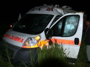 Konyada ambulans kaza yaptı; 3 yaralı