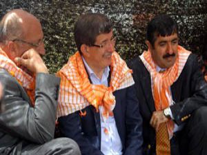 Davutoğlu; "Sizler bu vatanın sahiplerisiniz"