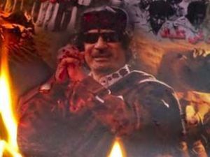 NATO Kaddafinin binasını bombaladı