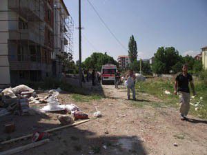 4. kattan düşen işçi ağır yaralandı