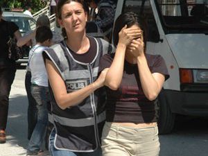 Konyada 12 kaçak yolcu yakalandı