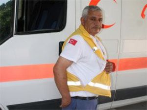 Yol isteyen ambulans şoförünü dövdü