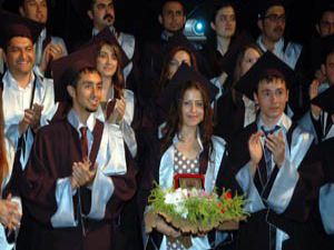 Diş Hekimlerinin mezuniyet sevinci