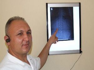 Genç kızın midesinden 1 kilo saç çıktı