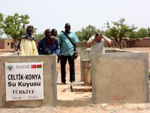 Afrikalılara Çeltikten su kuyusu