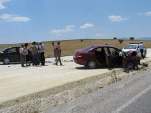 Konyada iki ayrı trafik kazası:10 yaralı